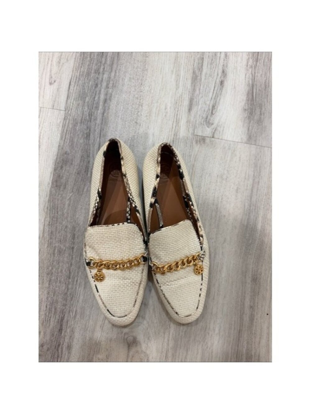 Tory Burch cream-colored woven loafers with gold -tone chain accent size 8.5